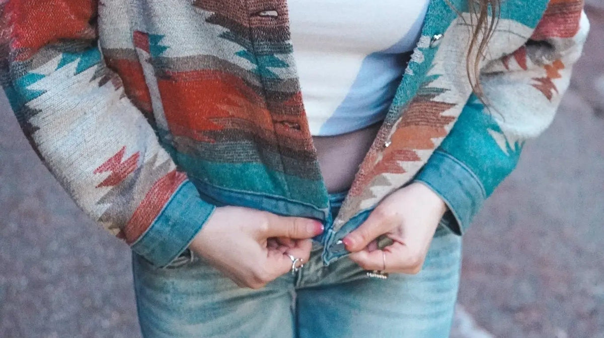 How to Style an Aztec Denim Jacket: 5 Western Outfits for Fall