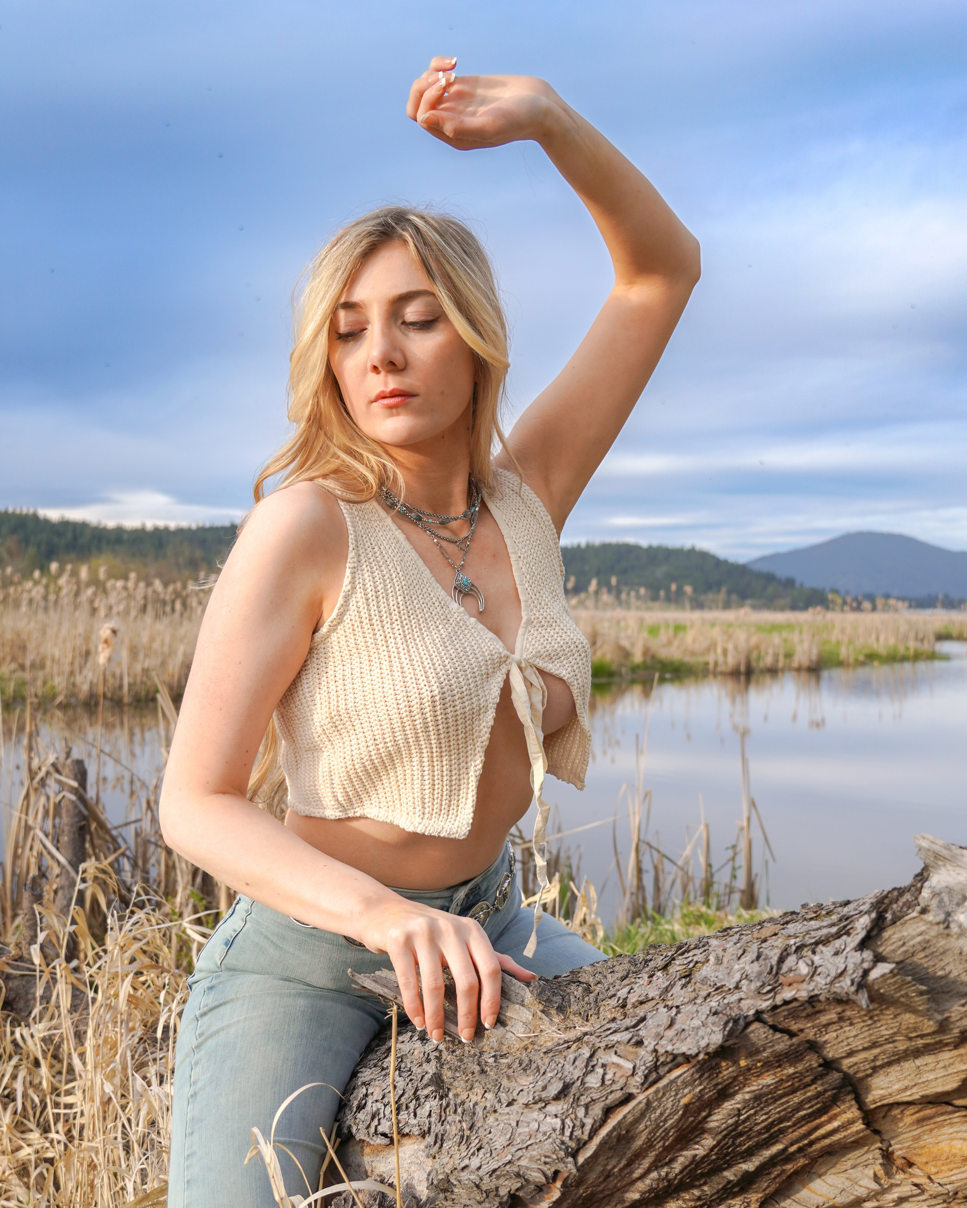 Organic knitted vest, front